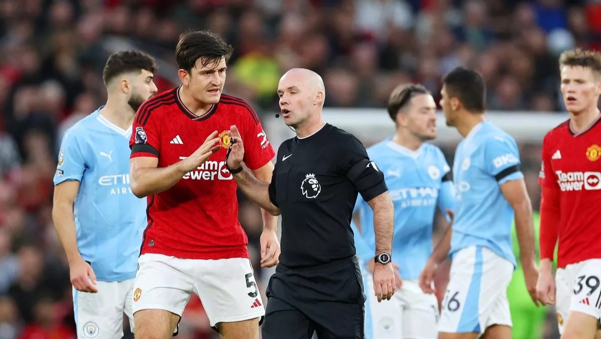 Manchester City vs Manchester United. Match officials confirmed